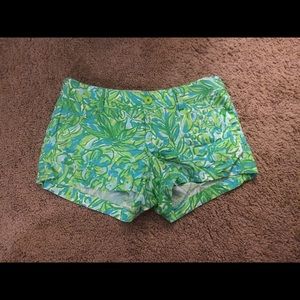 Lilly Pulitzer “The Walsh Short” size 6!